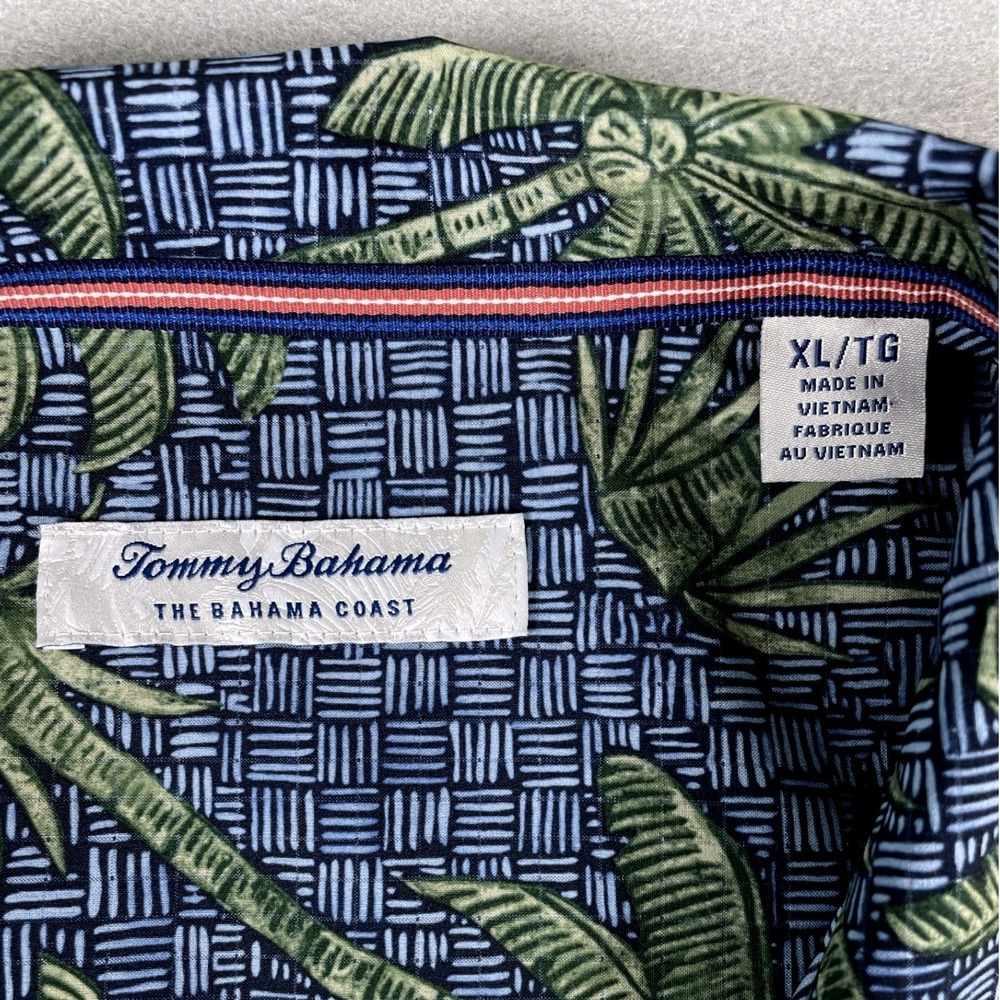 Tommy Bahama Shirt Mens XL Blue Palm Tree IslandZone Bahama Coast Recycled Blend - Picture 3 of 10